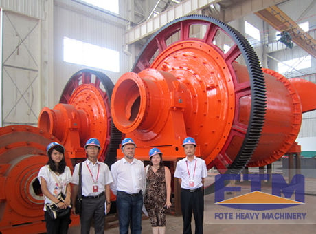 our customers visit our ball mill production base